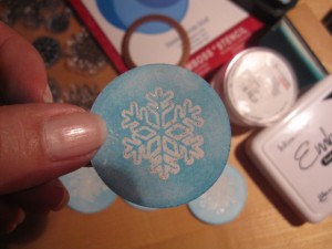 embosirana snežinka za izdelavo novoletne voščilnice embosirana snežinka za izdelavo novoletne voščilnice
