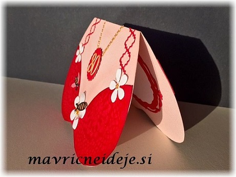 vočilnica modrček in hlačke