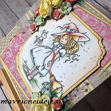 Voščilnica z roza čarovnico