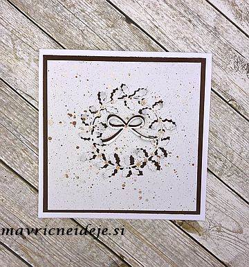 Kvadratna novoletna voščilnica z venčkom