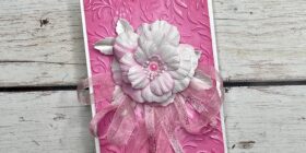 roza-voščilnica-z-rožo-in-pentljo